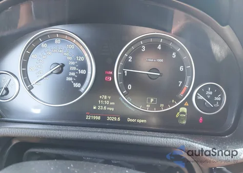 2015 BMW X3 xDrive28I z USA, uszkodzony, nr VIN 5UXWX9C55F0D47853